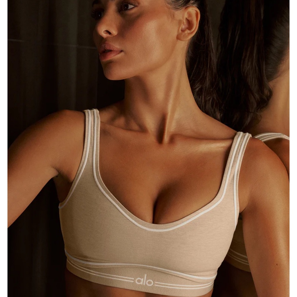 ALO soft heart throb bra and leggings. Bra S and leggings M. NWT